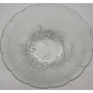 KIG Indonesia Scalloped Glass Serving Bowl 10"
